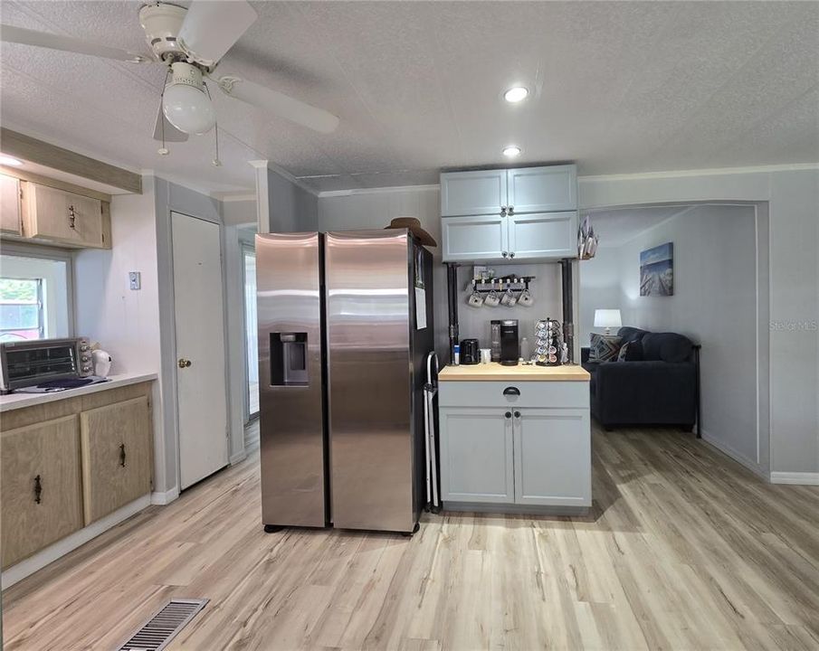 For Sale: $150,500 (2 beds, 2 baths, 1180 Square Feet)
