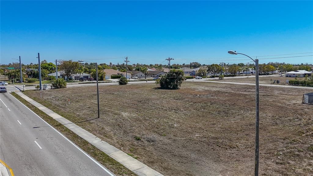 En Venta: $699,000 (1.13 acres)