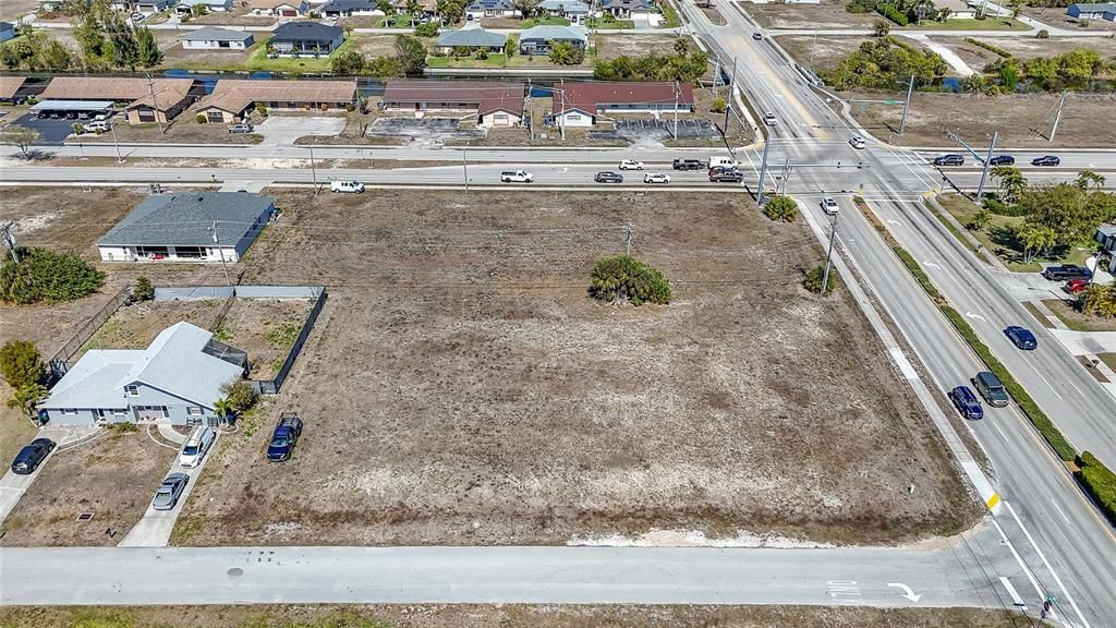 En Venta: $699,000 (1.13 acres)