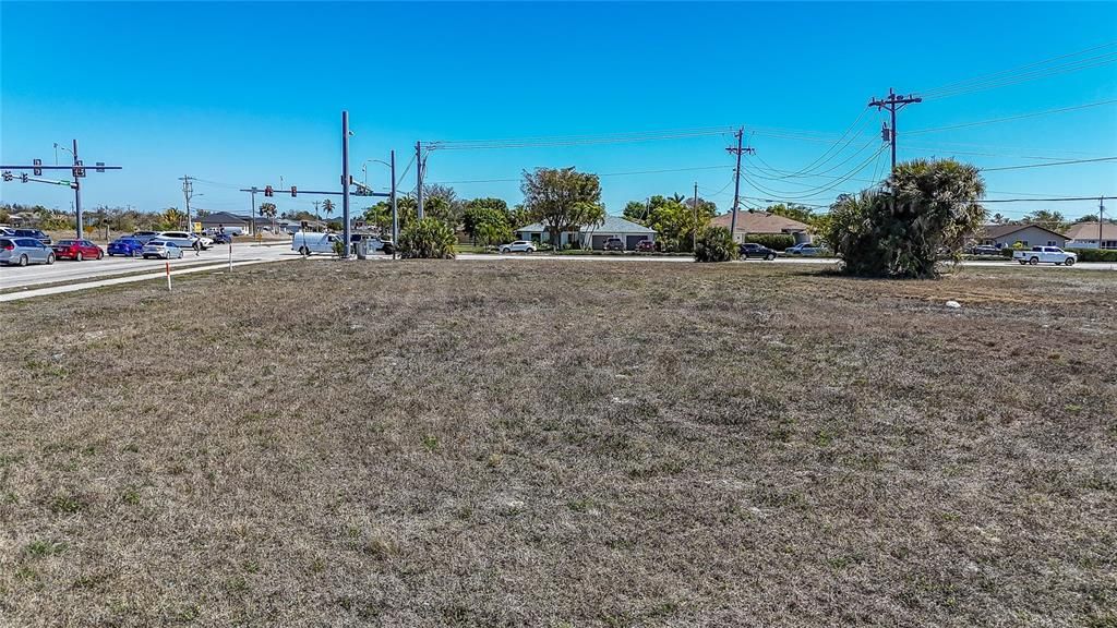 En Venta: $699,000 (1.13 acres)