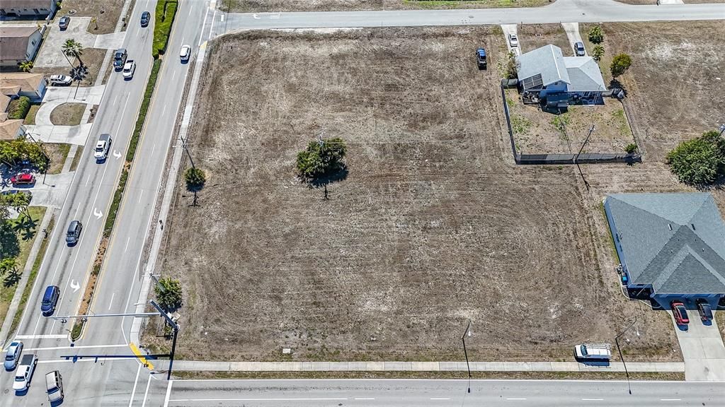 En Venta: $699,000 (1.13 acres)