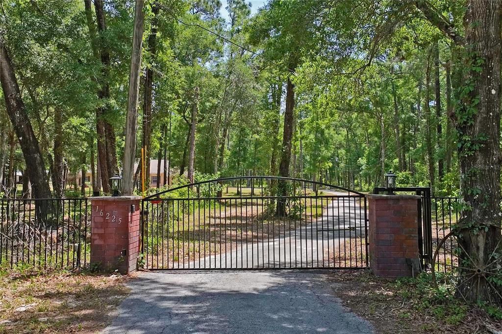 На продажу: $780,000 (3 спален, 2 ванн, 1966 Квадратных фут)