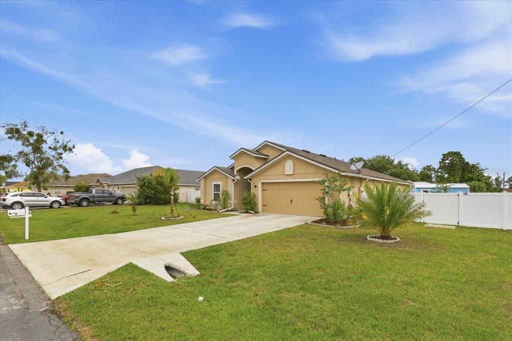 For Sale: $340,000 (4 beds, 2 baths, 1851 Square Feet)