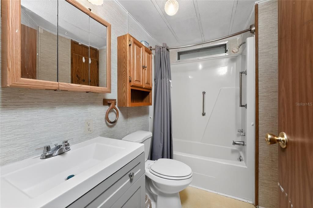 For Sale: $214,900 (2 beds, 2 baths, 768 Square Feet)