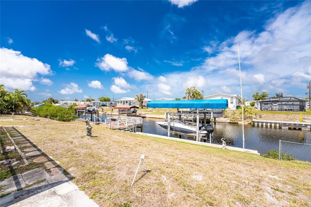 For Sale: $214,900 (2 beds, 2 baths, 768 Square Feet)