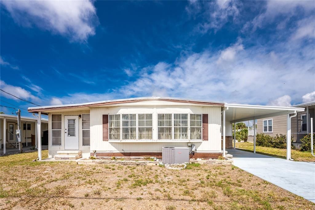 For Sale: $214,900 (2 beds, 2 baths, 768 Square Feet)