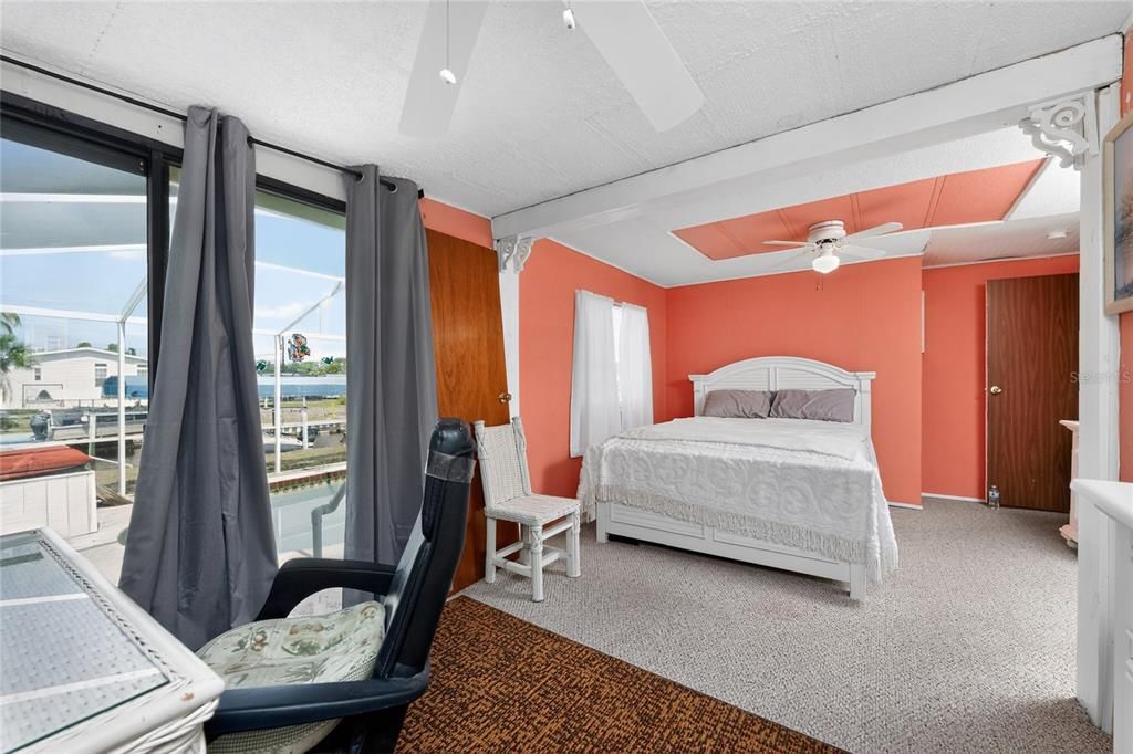 For Sale: $214,900 (2 beds, 2 baths, 768 Square Feet)