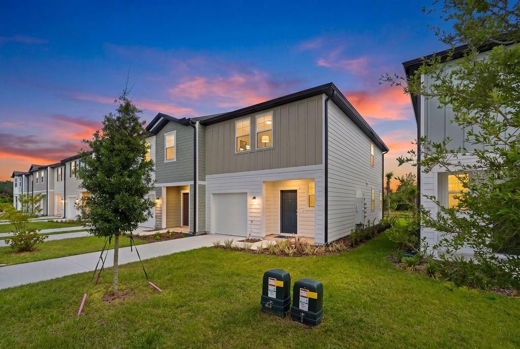 На продажу: $299,990 (3 спален, 2 ванн, 1421 Квадратных фут)