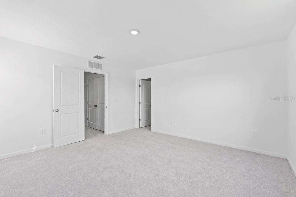 На продажу: $299,990 (3 спален, 2 ванн, 1421 Квадратных фут)
