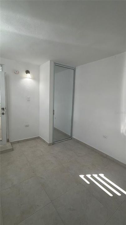 Active With Contract: $225,000 (5 beds, 3 baths, 1586 Square Feet)