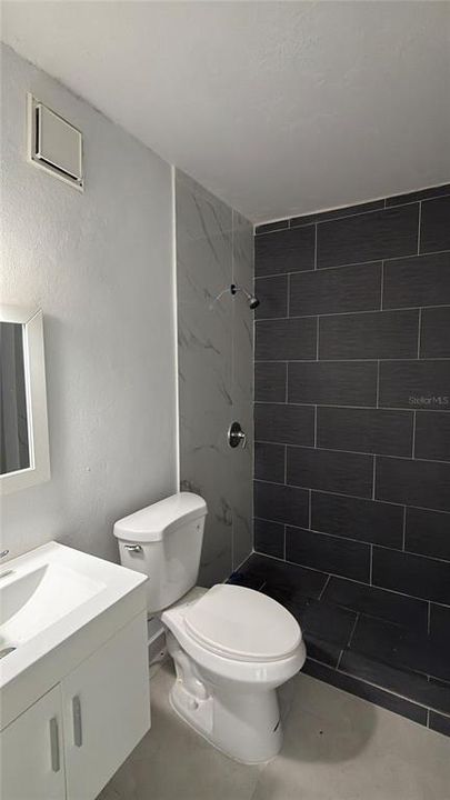 Active With Contract: $225,000 (5 beds, 3 baths, 1586 Square Feet)