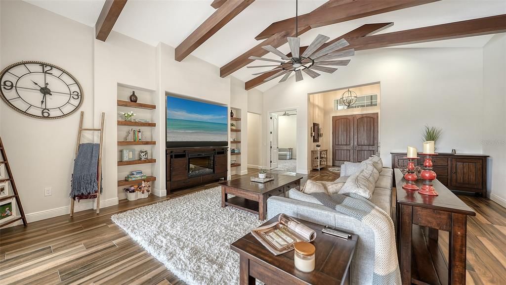 Active With Contract: $2,899,500 (5 beds, 4 baths, 4267 Square Feet)