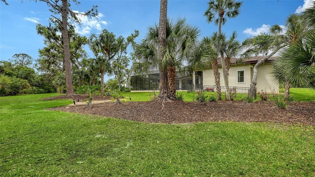 Active With Contract: $2,899,500 (5 beds, 4 baths, 4267 Square Feet)
