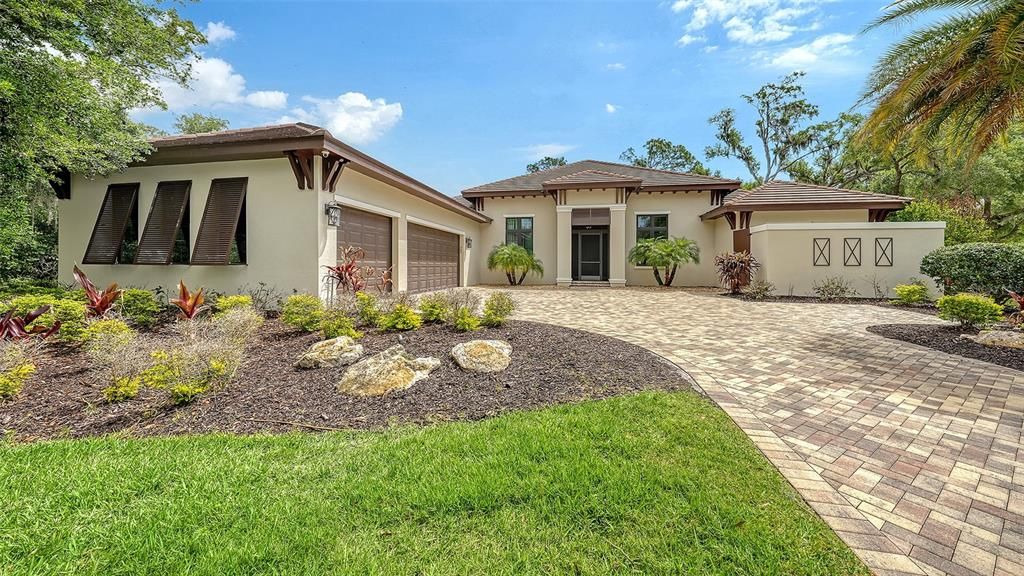 Active With Contract: $2,899,500 (5 beds, 4 baths, 4267 Square Feet)