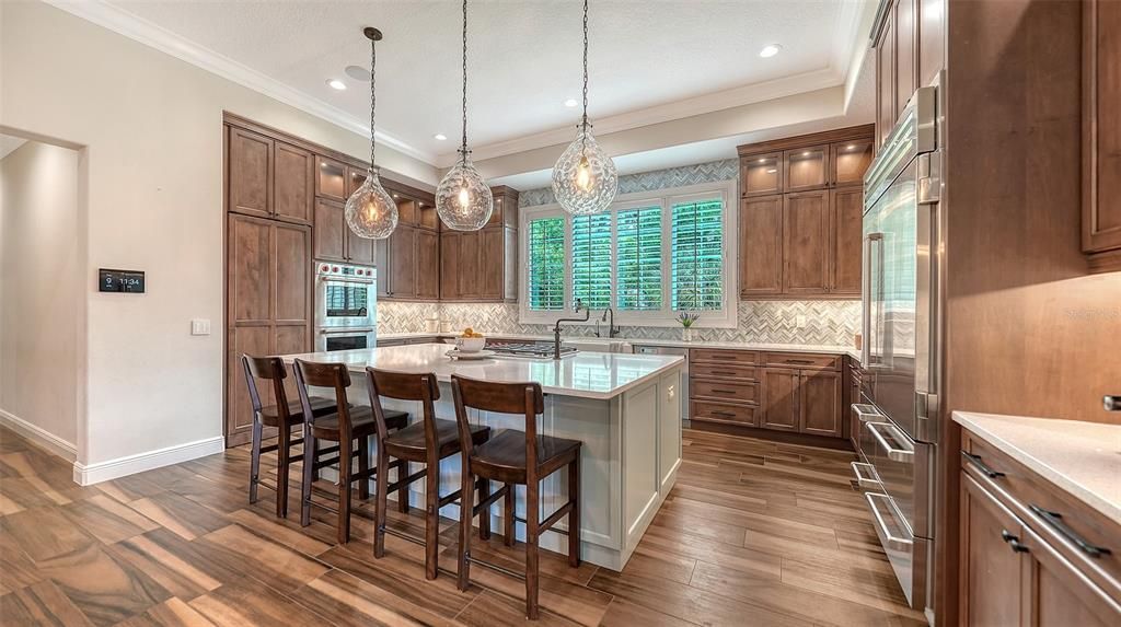 Active With Contract: $2,899,500 (5 beds, 4 baths, 4267 Square Feet)