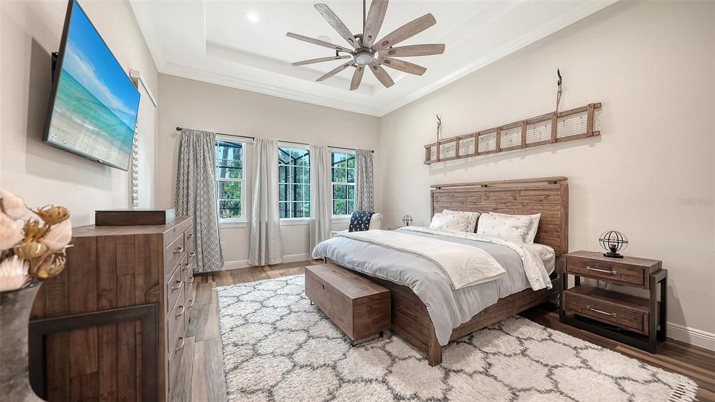 Active With Contract: $2,899,500 (5 beds, 4 baths, 4267 Square Feet)