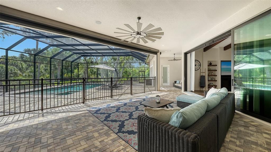Active With Contract: $2,899,500 (5 beds, 4 baths, 4267 Square Feet)