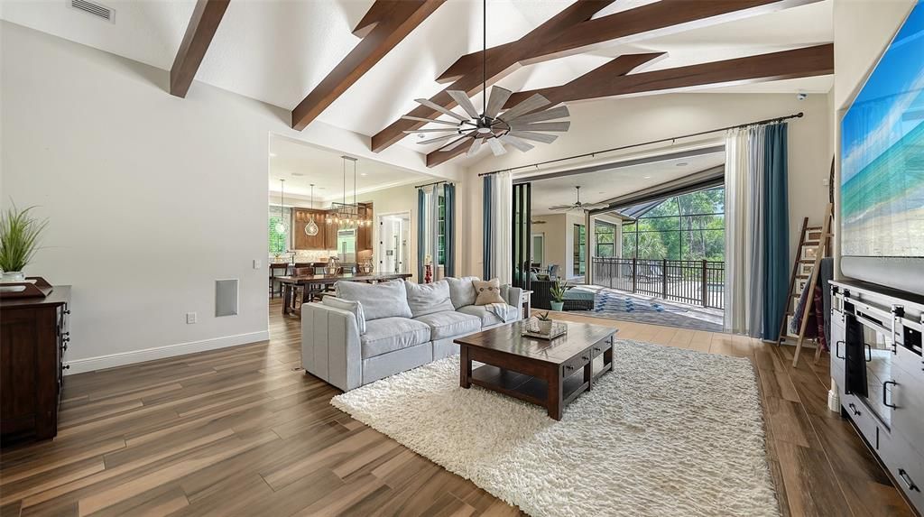 Active With Contract: $2,899,500 (5 beds, 4 baths, 4267 Square Feet)