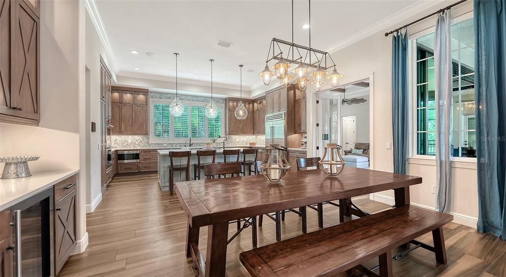 Active With Contract: $2,899,500 (5 beds, 4 baths, 4267 Square Feet)