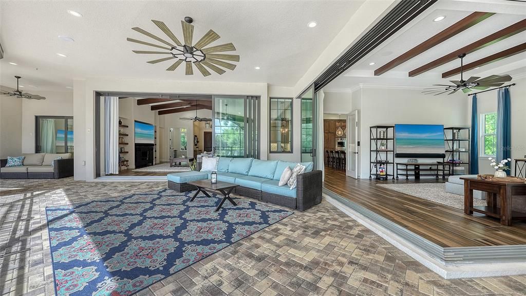 Active With Contract: $2,899,500 (5 beds, 4 baths, 4267 Square Feet)