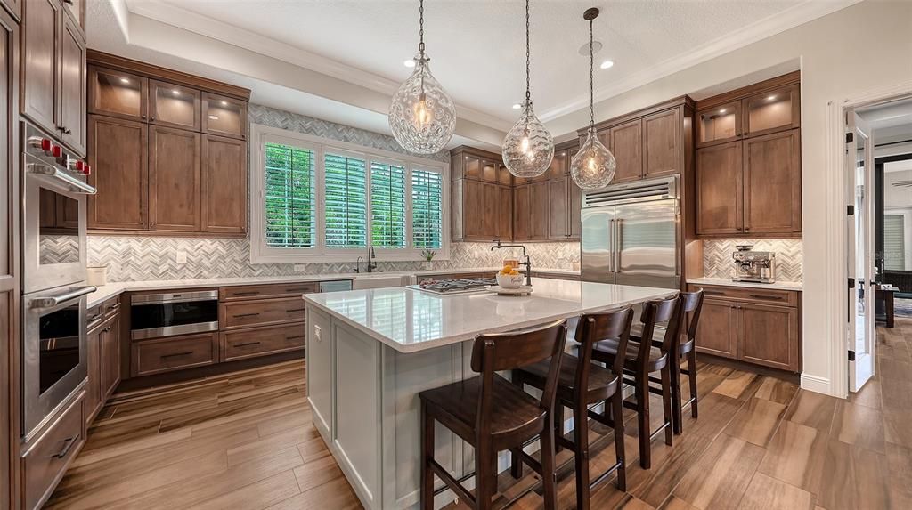 Active With Contract: $2,899,500 (5 beds, 4 baths, 4267 Square Feet)