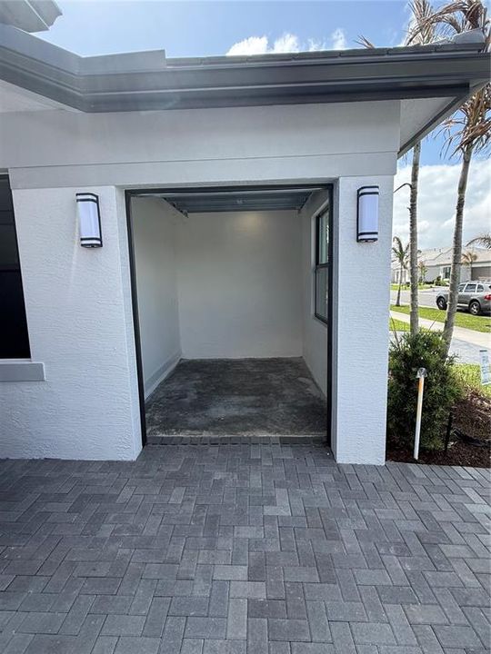 For Rent: $2,500 (2 beds, 2 baths, 1293 Square Feet)
