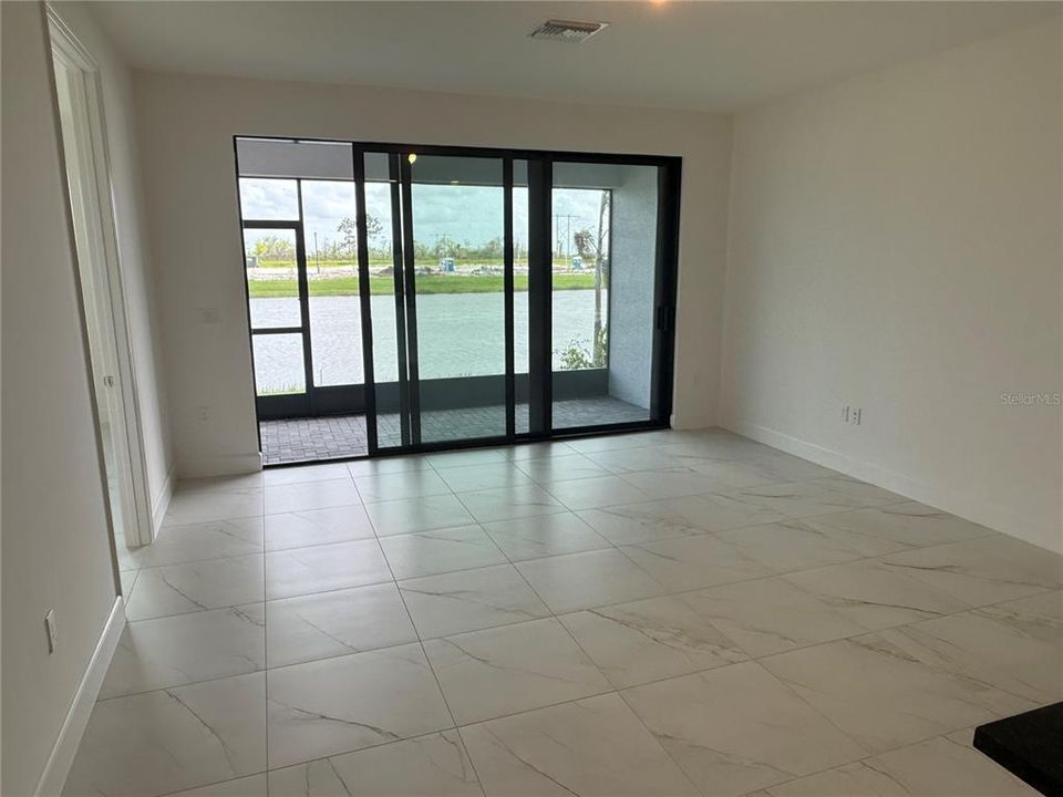 For Rent: $2,500 (2 beds, 2 baths, 1293 Square Feet)