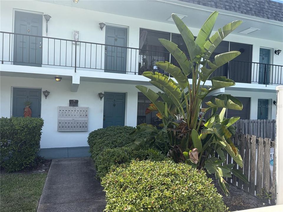 For Sale: $105,000 (1 beds, 1 baths, 685 Square Feet)