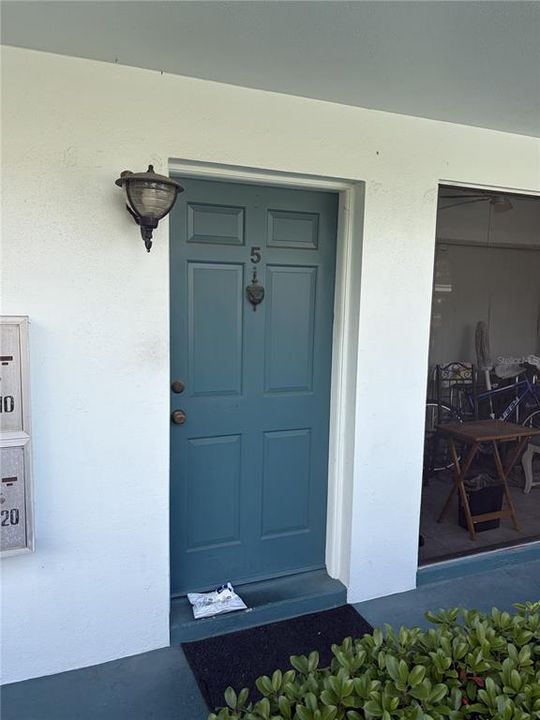For Sale: $105,000 (1 beds, 1 baths, 685 Square Feet)
