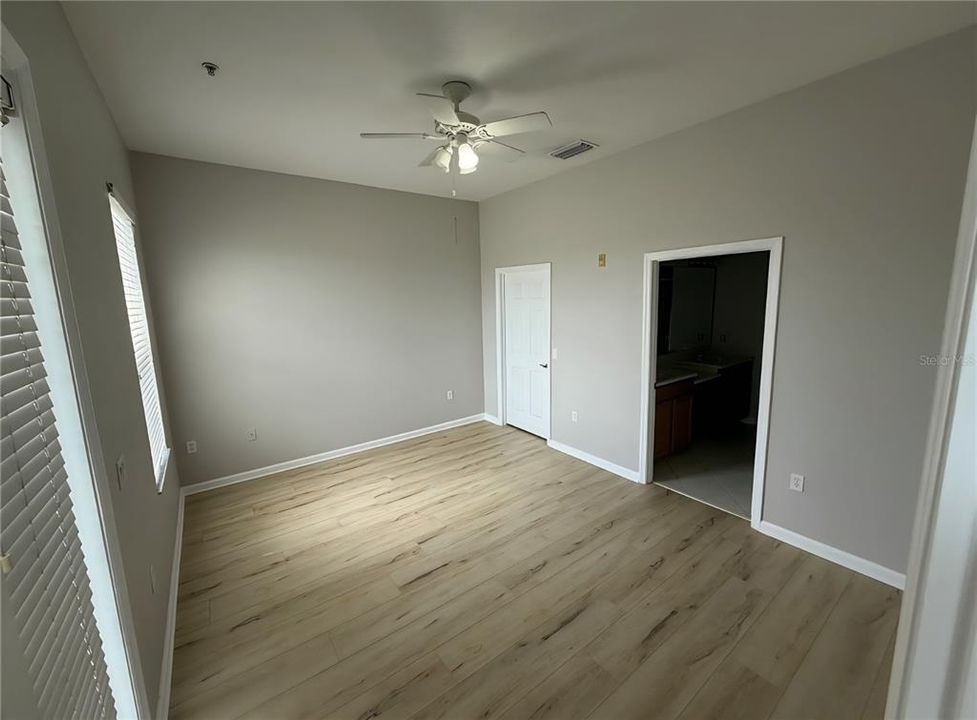 For Sale: $495,000 (3 beds, 2 baths, 1374 Square Feet)