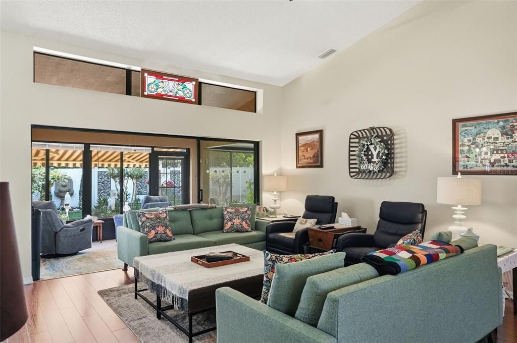 Activo con contrato: $339,000 (3 camas, 2 baños, 1736 Pies cuadrados)