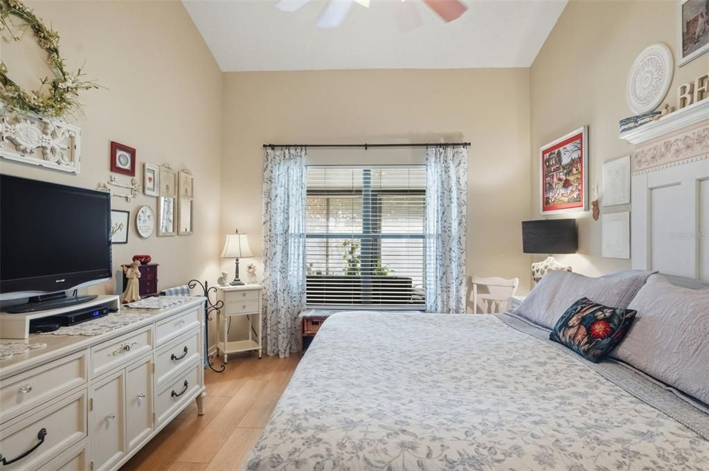 Activo con contrato: $339,000 (3 camas, 2 baños, 1736 Pies cuadrados)