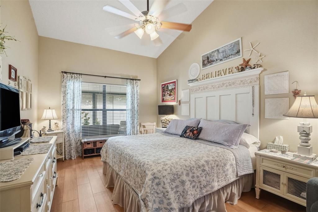 Activo con contrato: $339,000 (3 camas, 2 baños, 1736 Pies cuadrados)