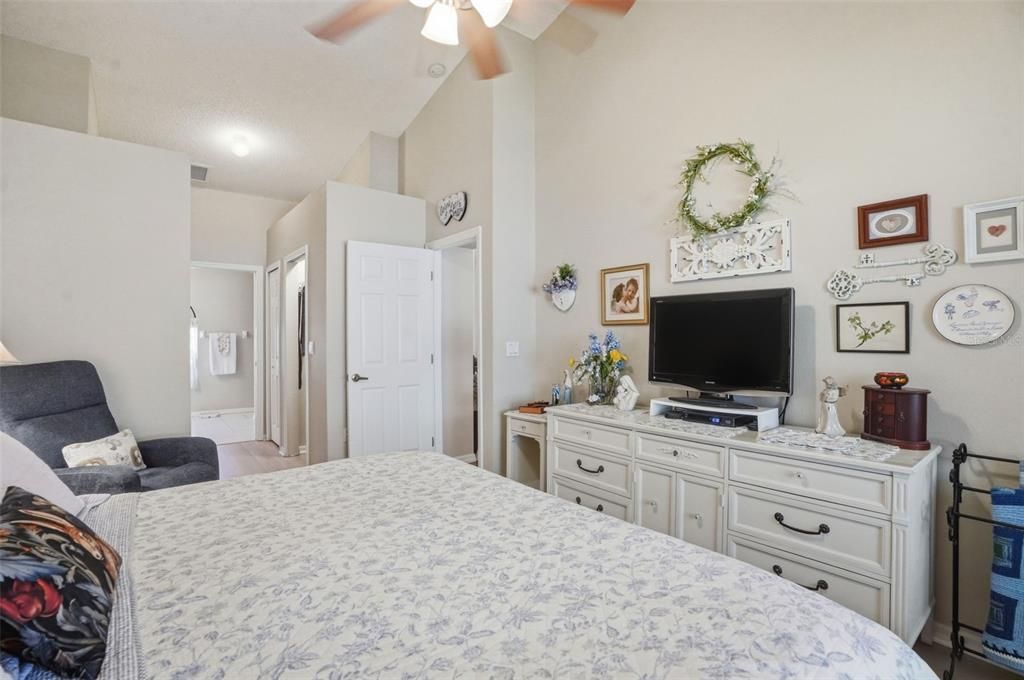Activo con contrato: $339,000 (3 camas, 2 baños, 1736 Pies cuadrados)