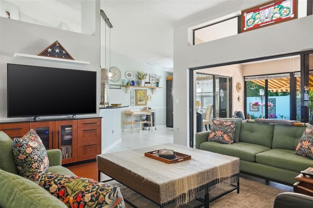 Activo con contrato: $339,000 (3 camas, 2 baños, 1736 Pies cuadrados)