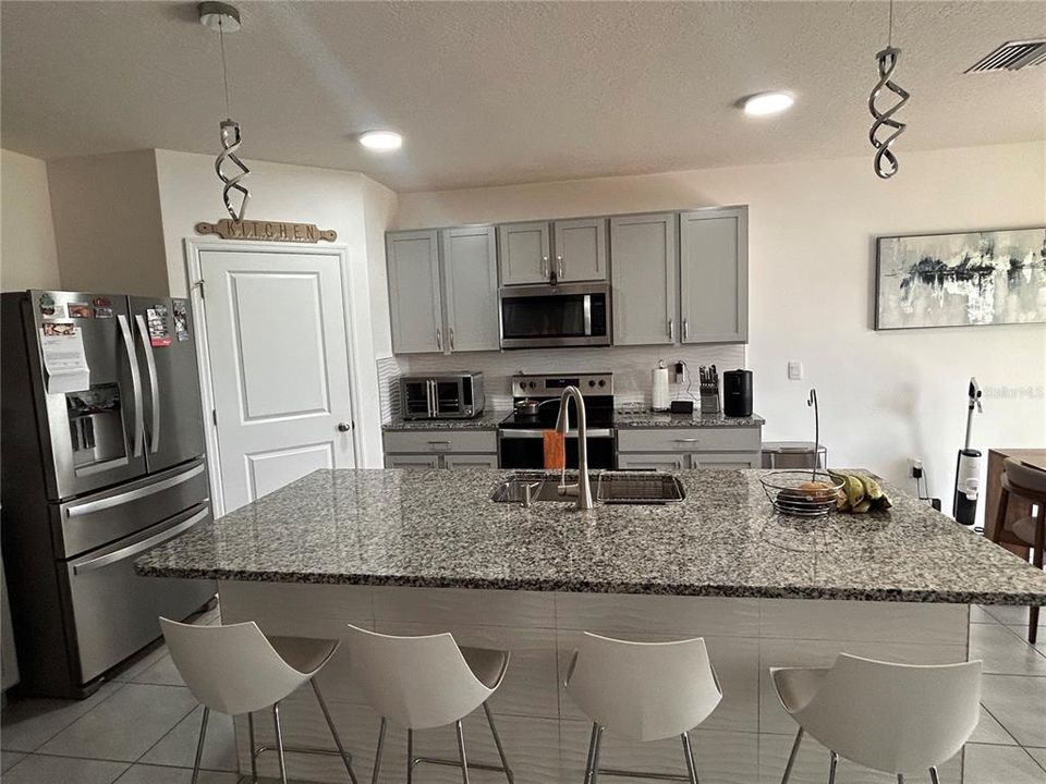 En Renta: $3,550 (5 camas, 3 baños, 2605 Pies cuadrados)