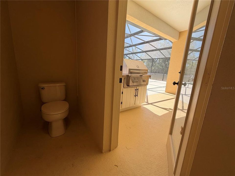 For Sale: $550,000 (6 beds, 5 baths, 3505 Square Feet)