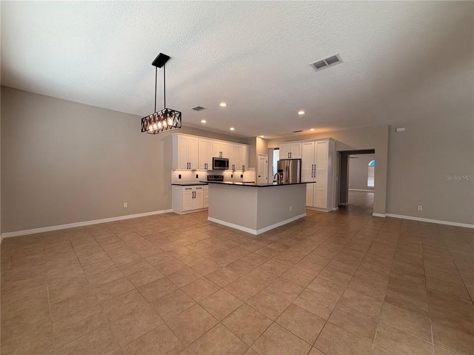 For Sale: $550,000 (6 beds, 5 baths, 3505 Square Feet)