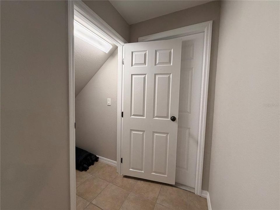 For Sale: $550,000 (6 beds, 5 baths, 3505 Square Feet)