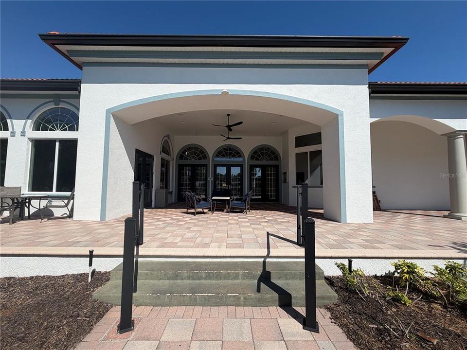 For Sale: $550,000 (6 beds, 5 baths, 3505 Square Feet)