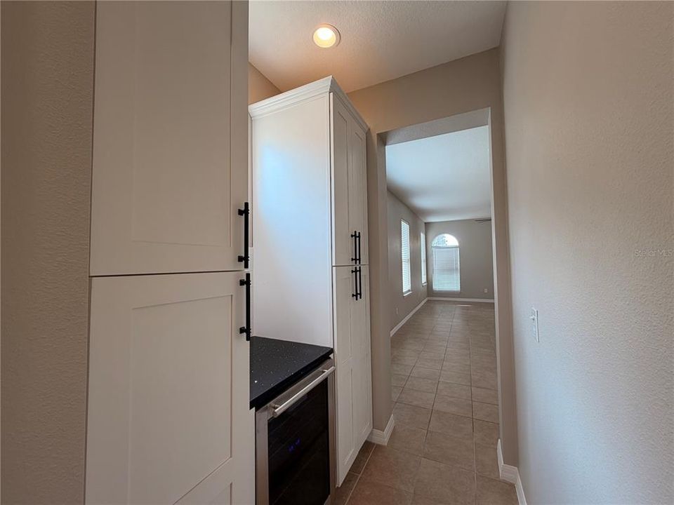 For Sale: $550,000 (6 beds, 5 baths, 3505 Square Feet)
