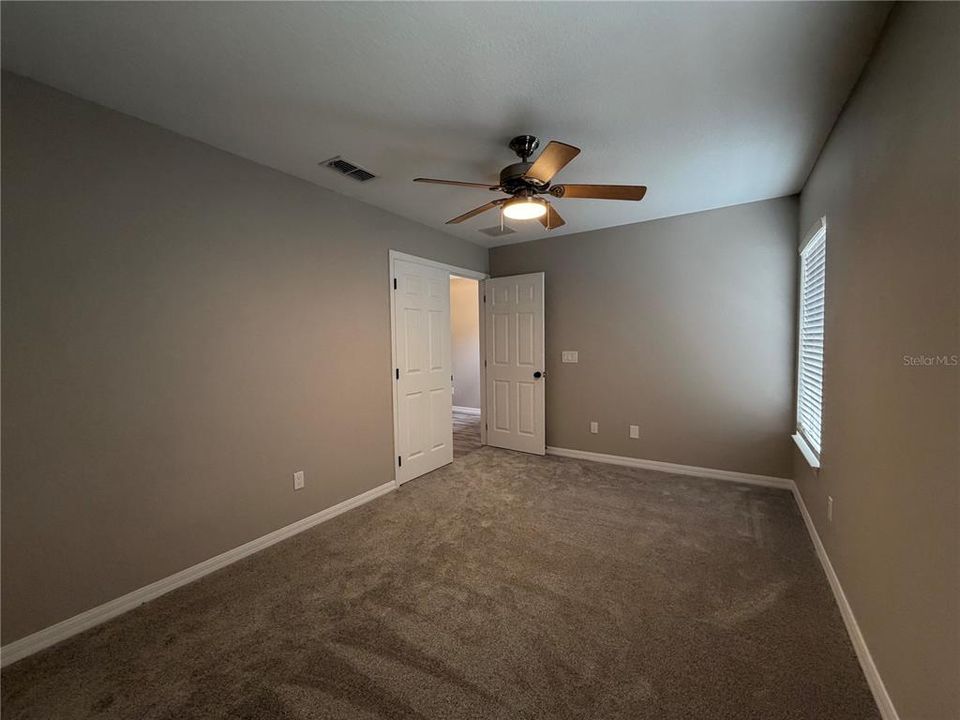 For Sale: $550,000 (6 beds, 5 baths, 3505 Square Feet)