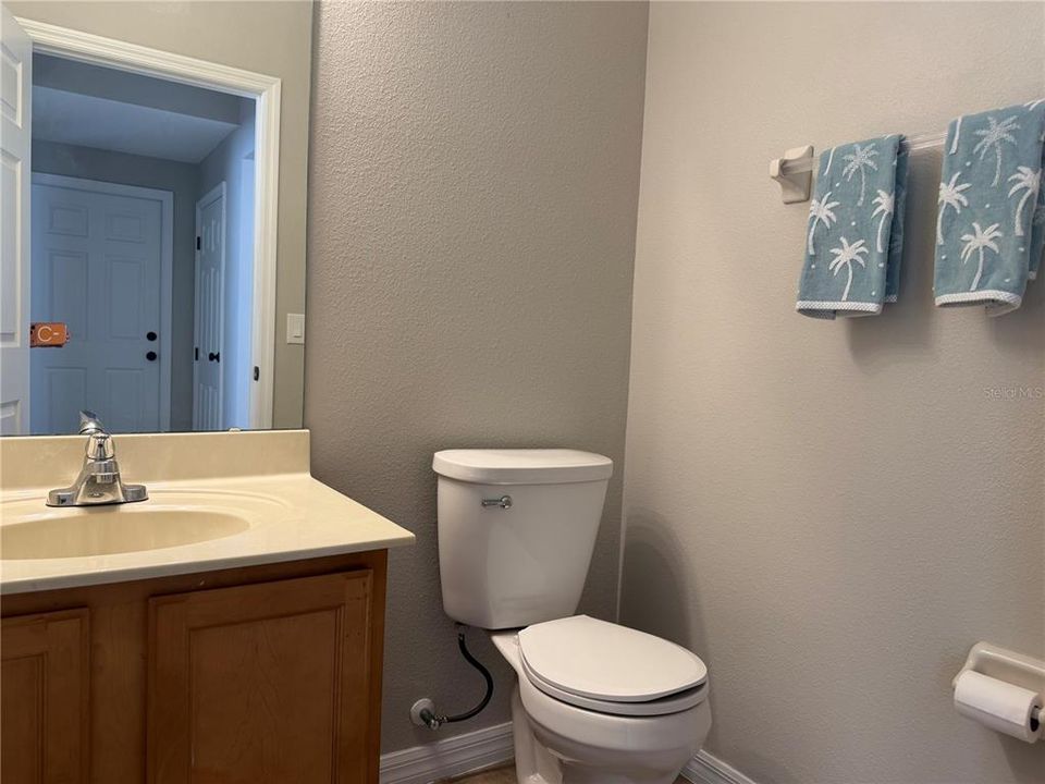 For Sale: $550,000 (6 beds, 5 baths, 3505 Square Feet)