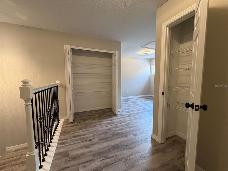 For Sale: $550,000 (6 beds, 5 baths, 3505 Square Feet)