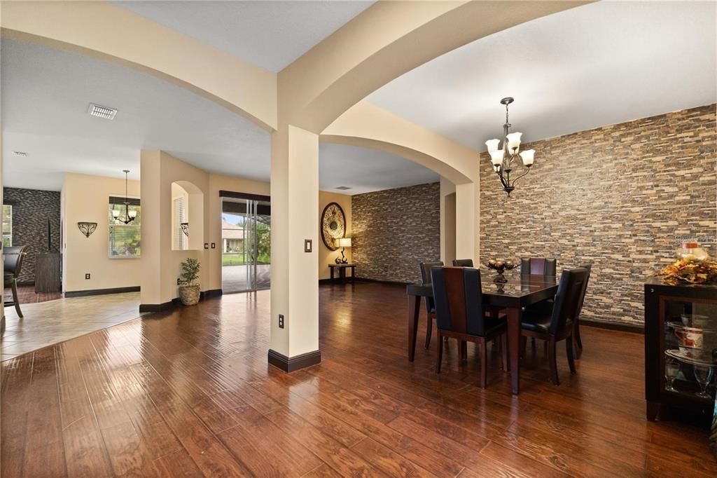 En Venta: $599,000 (6 camas, 5 baños, 3651 Pies cuadrados)