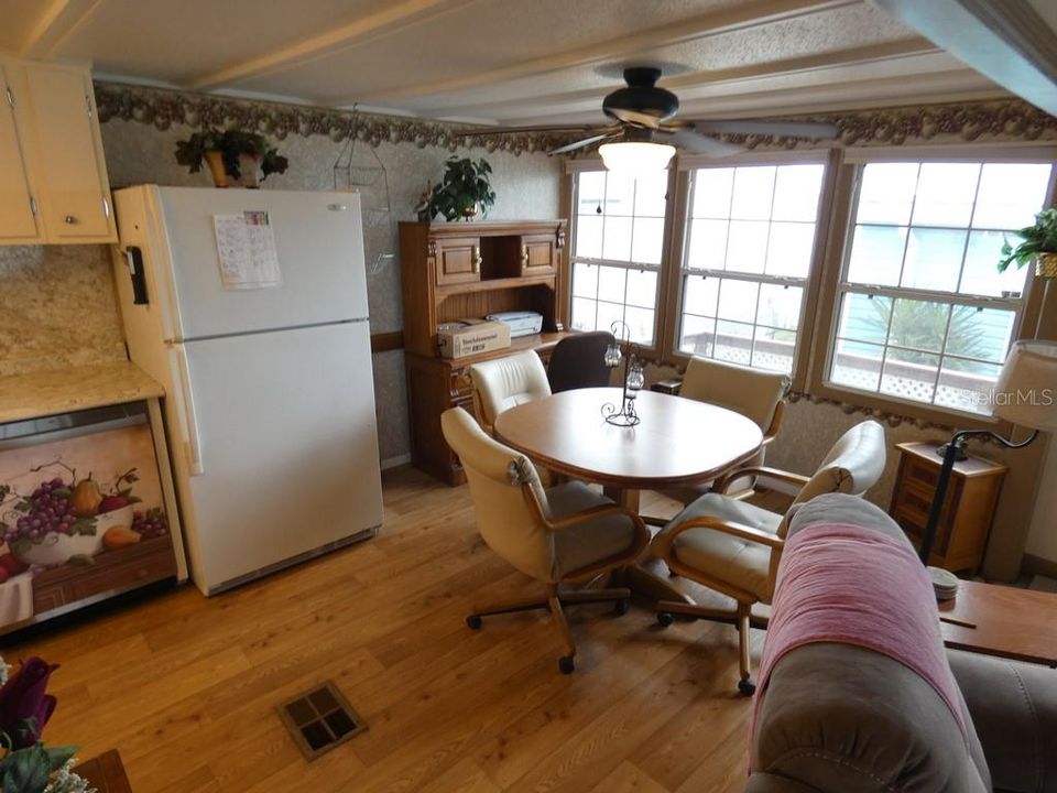 For Sale: $115,000 (2 beds, 2 baths, 792 Square Feet)