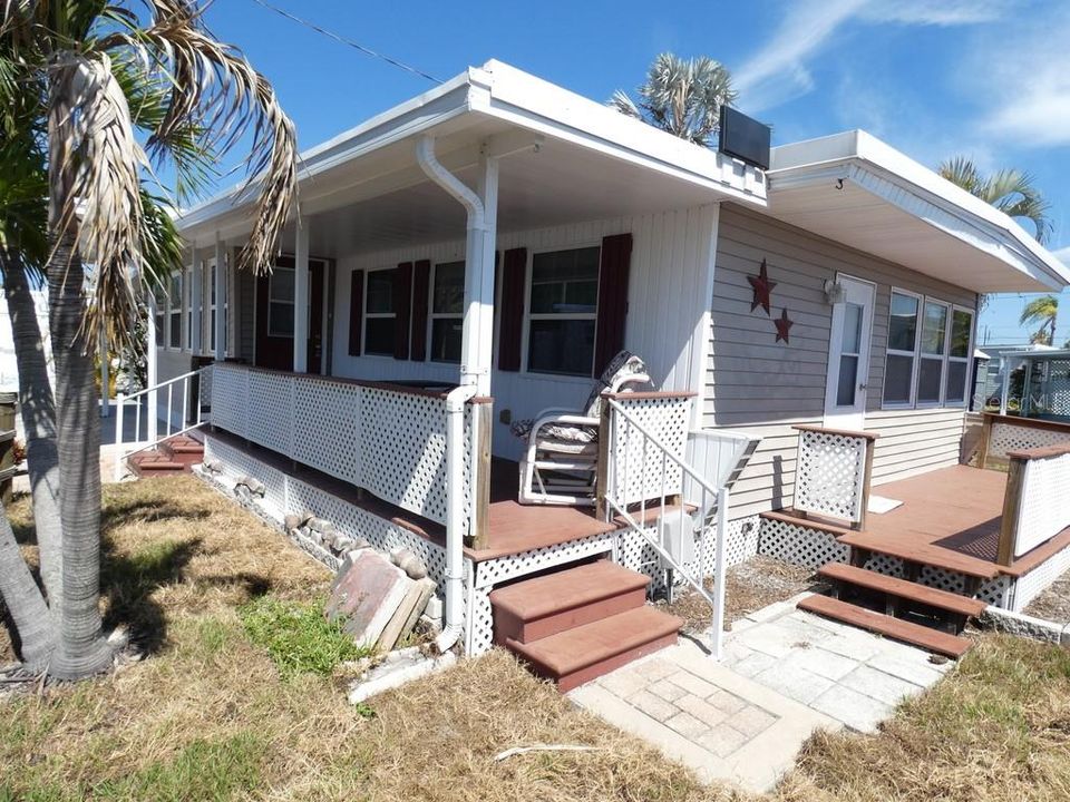For Sale: $115,000 (2 beds, 2 baths, 792 Square Feet)