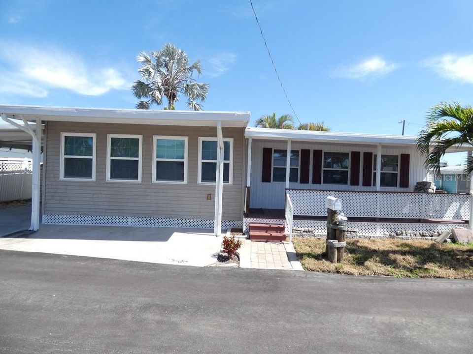 For Sale: $115,000 (2 beds, 2 baths, 792 Square Feet)