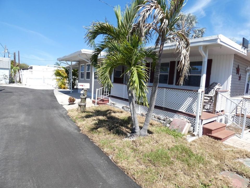 For Sale: $115,000 (2 beds, 2 baths, 792 Square Feet)