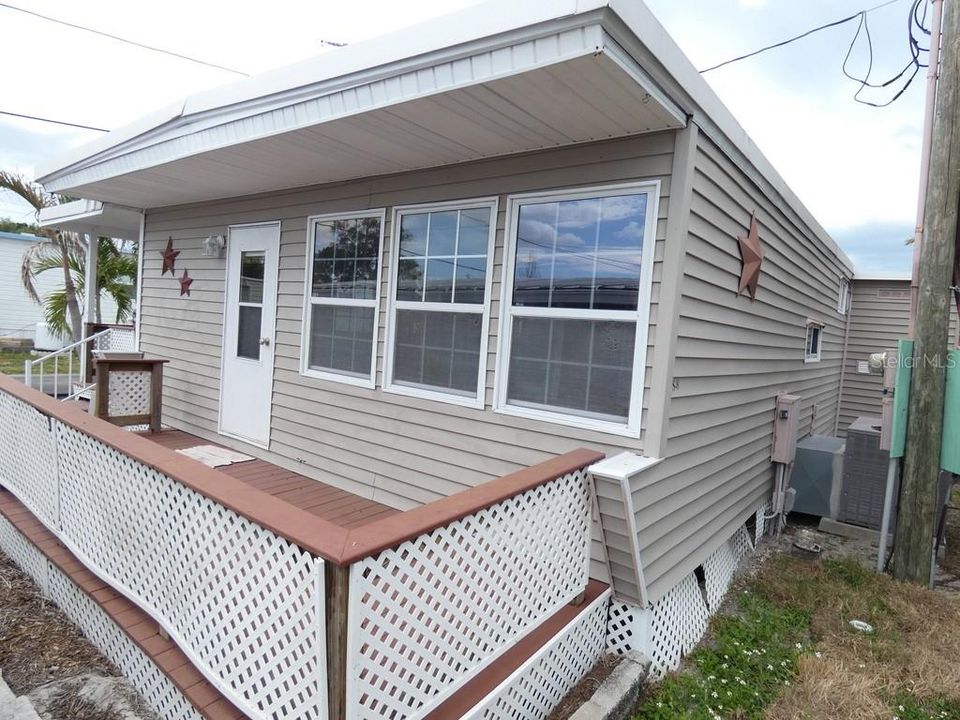 For Sale: $115,000 (2 beds, 2 baths, 792 Square Feet)